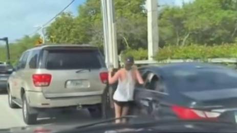 пияна жена шофьор