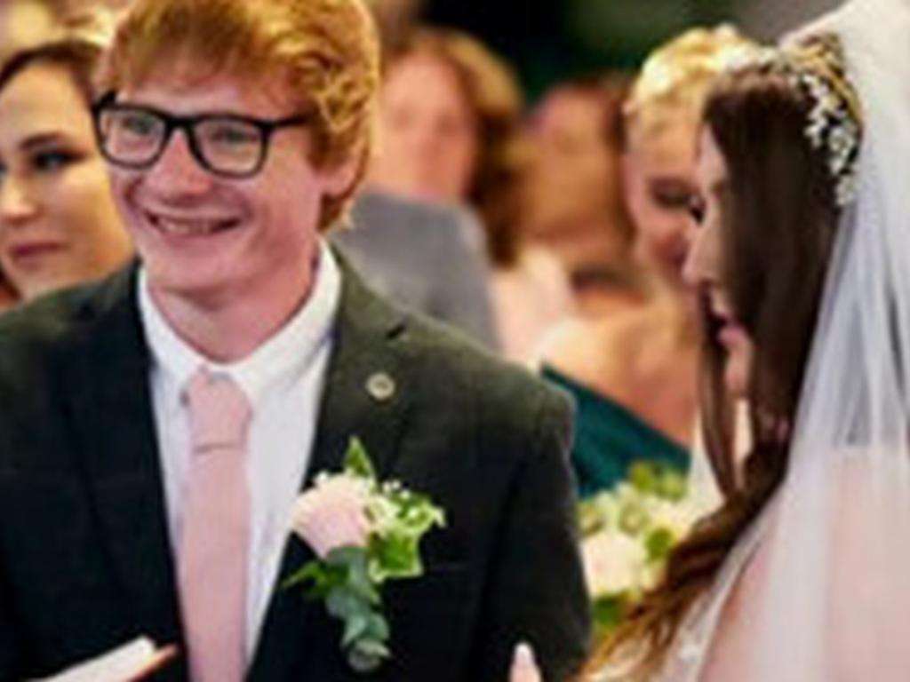 Двойник на Ед Шийрън се ожени Любопитното е че младоженците