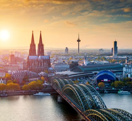 Освен че е дом на един милион души Кьолн всяка