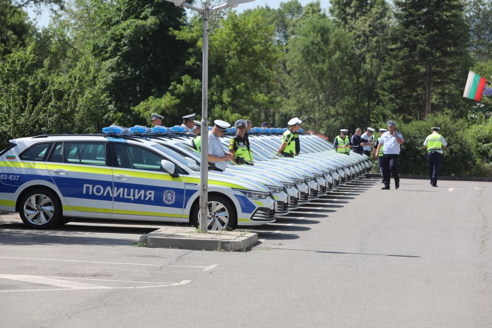 50 нови автомобила на служители от отделите „Пътна полиция“