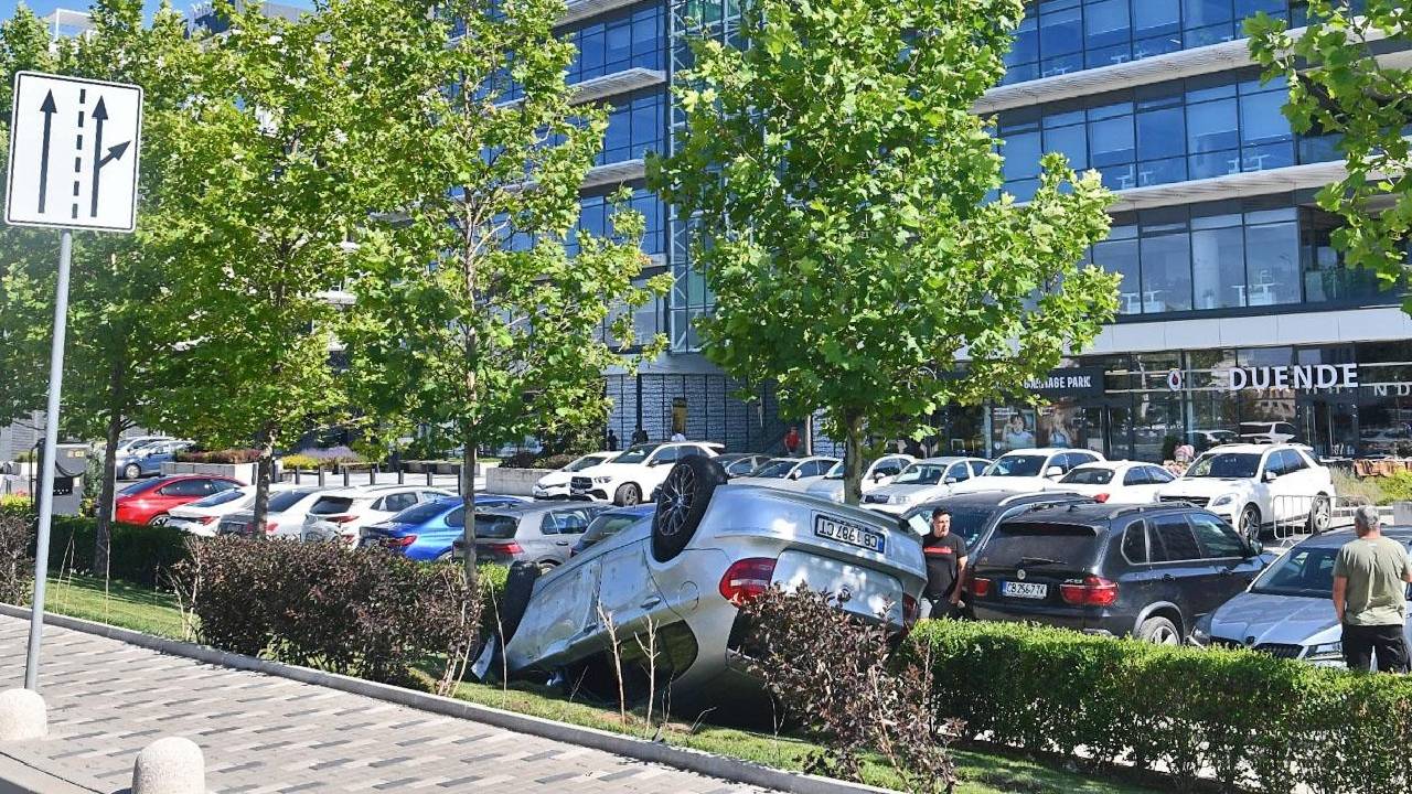 преобърнато BMW