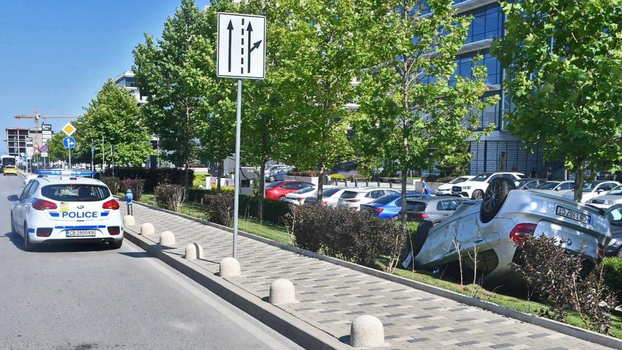 преобърнато BMW