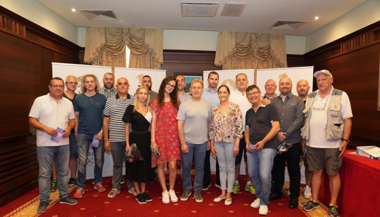 Медии Париж - Българският олимпийски комитет спази традицията и връчи официално акредитациите на медиите, които ще отразяват игрите в Париж