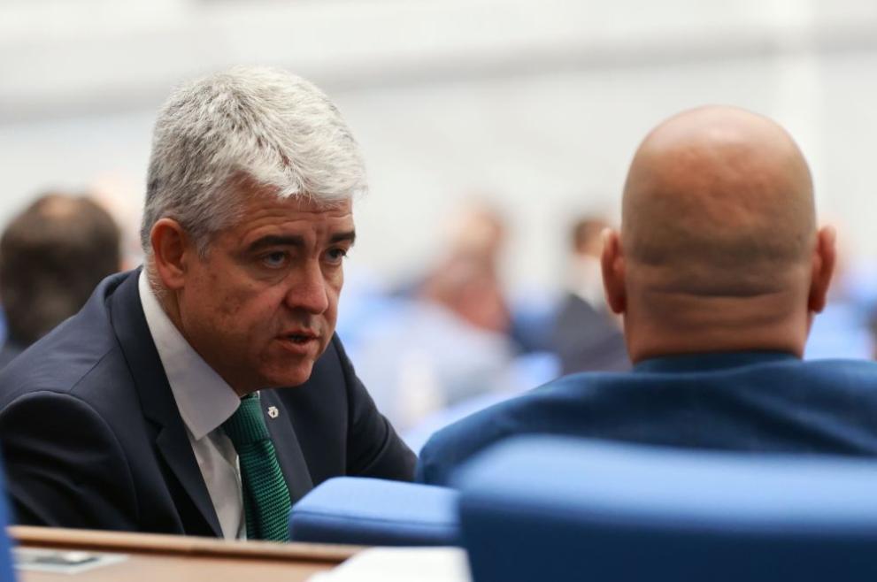 Очаквам още хора да бъдат изключени от ПГ на ДПС.