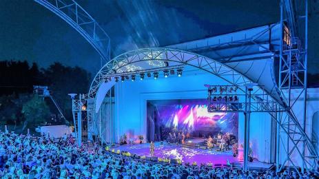 Бургас и морето