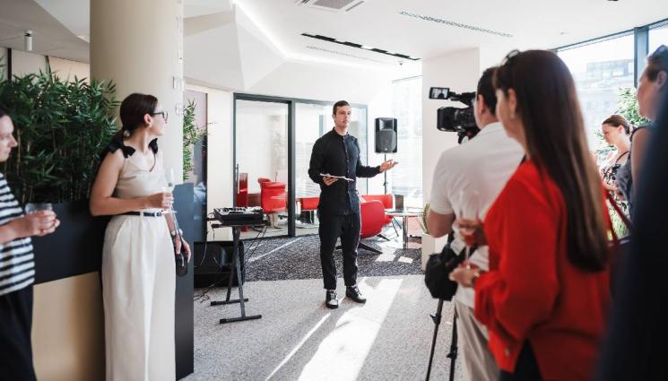 Fibank - Fibank отвори нов офис в центъра на София