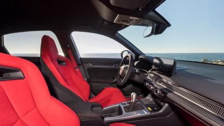 Honda ще продължи да предлага коли с ръчна трансмисия, въпреки падащото търсене