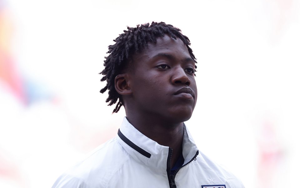 Английският полузащитник Коби Мейну заяви, че няма да може да