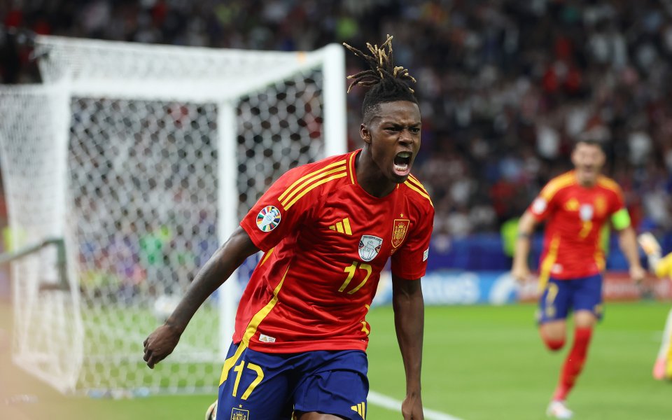 Испания и Англия играят при резултат 1:0 в големия финал