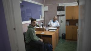 Граната бе хвърлена снощи по военен наборен пункт в западния