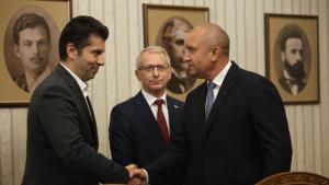 От 11 00 часа президентът Румен Радев ще връчи втория мандат който ще