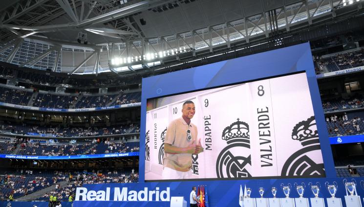 Килиан Мбапе - Какво се случва?! Реал Мадрид изтри Мбапе от рекламна снимка