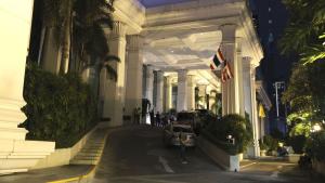 Полицията в Тайланд откри телата на шест души в луксозен