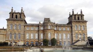 Президентът Румен Радев пристигна в двореца Бленъм близо до Оксфорд