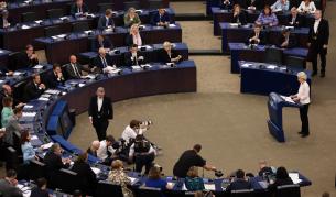 ЕП замразява ратификацията на търговското споразумение със САЩ след заплахите на Тръмп