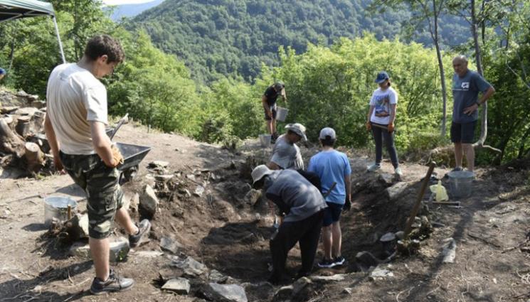Иван Александър - ПРИ РАЗКОПКИ: Откриха дете от рода на цар Иван Александър!