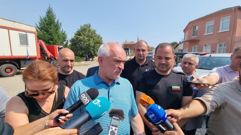 До края на деня в пострадалите от пожарите села Воден