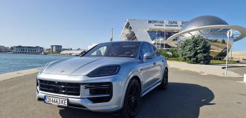 <p>Porsche Cayenne Turbo e-Hybrid</p>