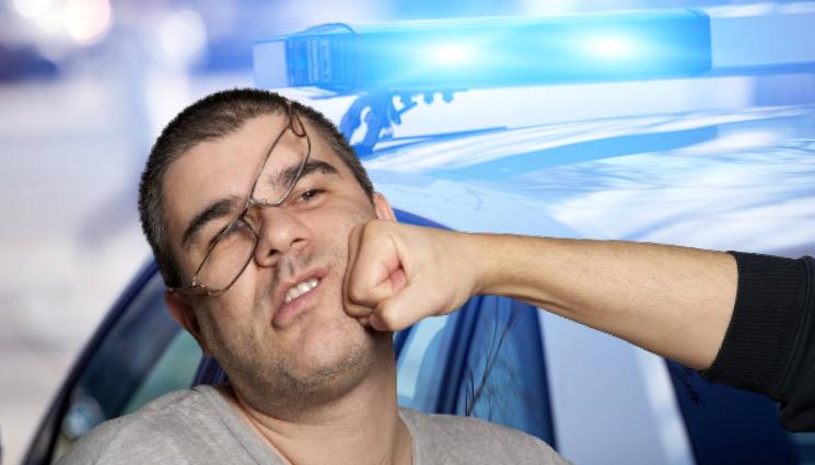 бой полиция - БРУТАЛНО: Кръв се лее за паркомясто! (СНИМКИ)