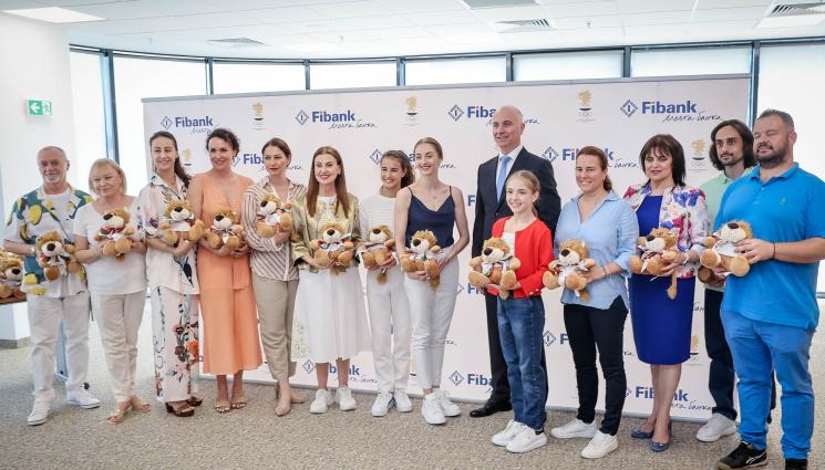 художествена гимнастика Никола Бакалов - Гимнастичките получиха лъвчета за късмет от Fibank