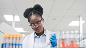 Някои хора които са загубили способността си да говорят все