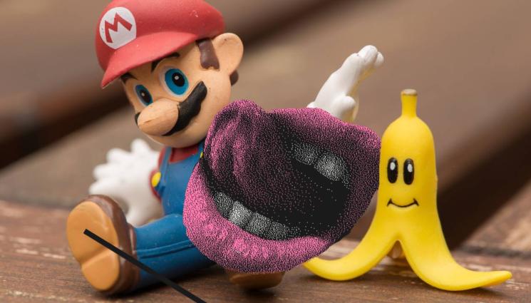 Супер Марио - СТРАШЕН РАЗВРАТ НА СЛЪНЧАКА: Чалгаджийка го направи със Супер Марио пред публика! (ГАЛЕРИЯ)