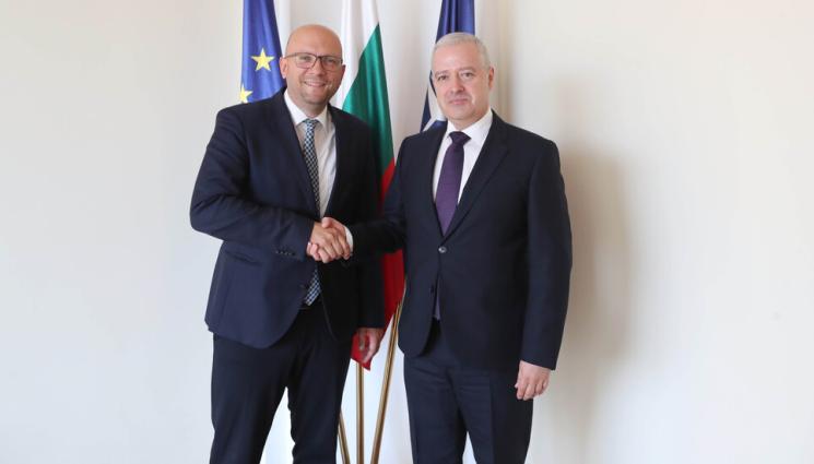 Иван Кондов - София: Не поставяме