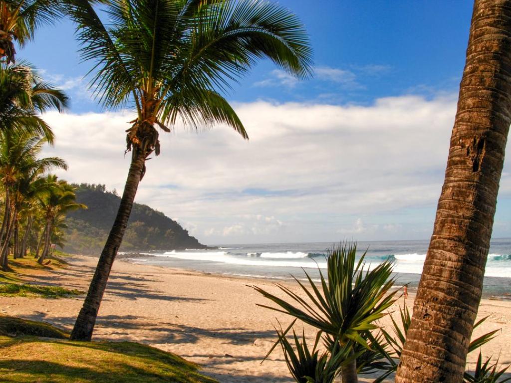 Остров от 24 декара край бреговете на Девън с частен