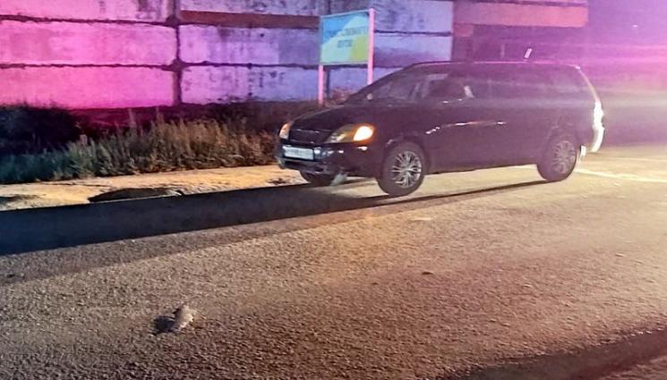 прегазена жена - СЕМЕЙНА ЛУДОСТ: Мъж гази нарочно жена си няколко пъти!