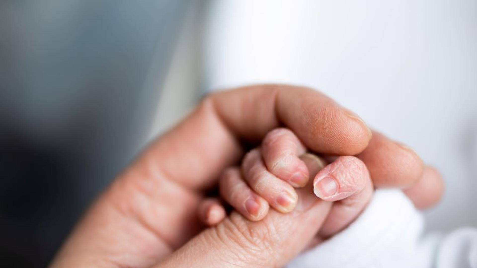 Двумесечното момиченце лекувано от менингококова инфекция в Инфекциозна клиника на