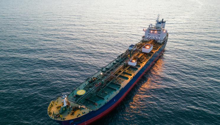 петролен танкер - ЕКО КАТАСТРОФА: Потъна петролен танкер (СНИМКИ+ВИДЕО)