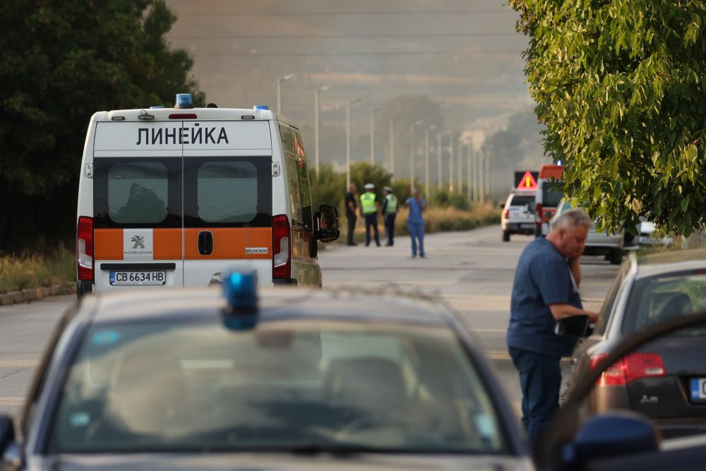 Взрив и пожар в складове за фойерверки край Елин Пелин