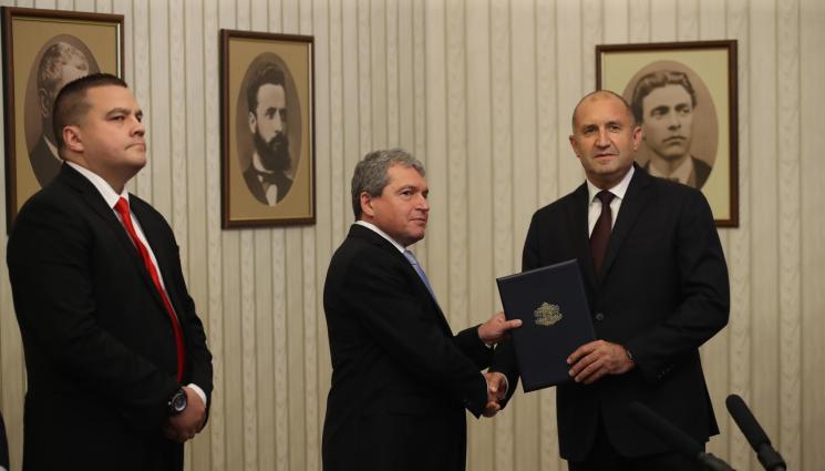 ИТН - ПОСЛЕДЕН ОПИТ: ИТН започват преговорите за кабинет с третия мандат