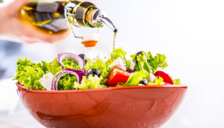 рецепти салата - Яденето на зеленолистни зеленчуци ни предпазва от кошмарна болест!