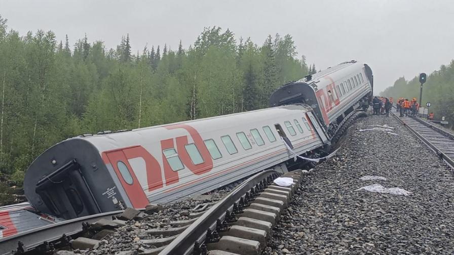 Страшна влакова катастрофа в Русия, много ранени