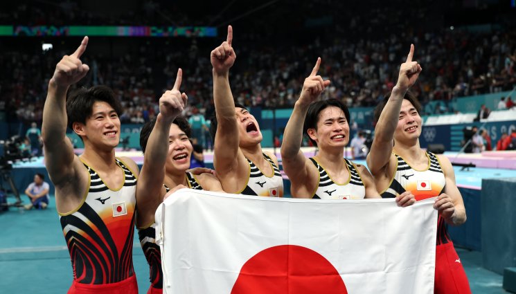 a - Драма в отборното при гимнастиците: Япония измъкна златото под носа на Китай