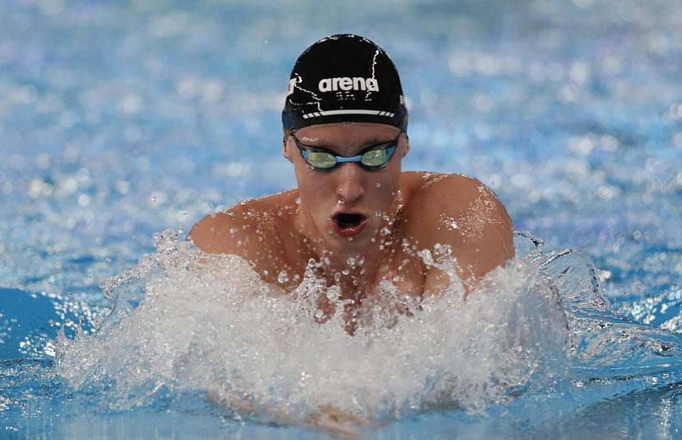 Любомир Епитропов се класира за полуфиналите на 200 метра бруст