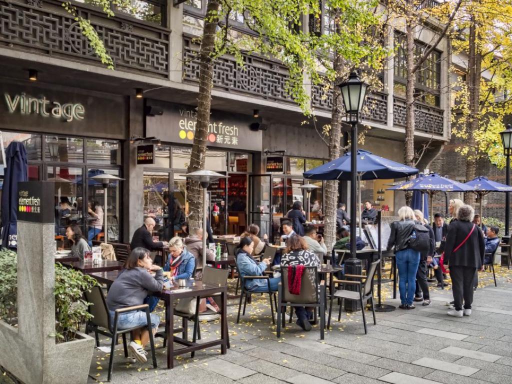 Разходете се по улиците на Шанхай където кафенетата са неповторими