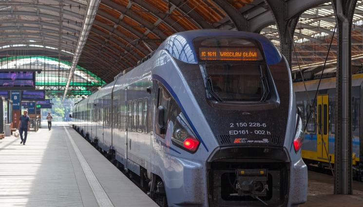 влакове - ЩЕ ГИ ГЛЕДАМЕ САМО НА КАРТИНКА: Отказваме се от двуетажните влакове!