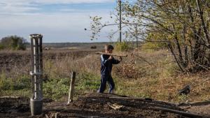 Деца от временно окупирания град Беловодск в украинската Луганска област