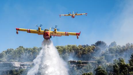 самолети пожар