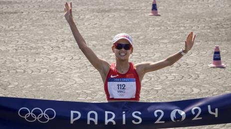 Париж 2024 Цзяю Ян спортно ходене