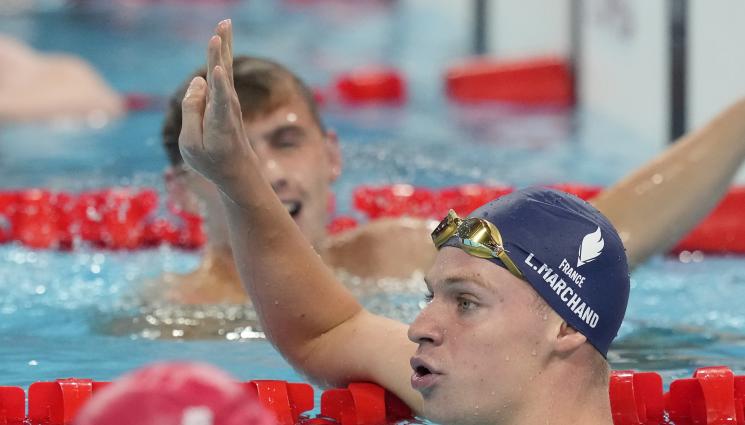 Леон Маршан Париж 2024 - Златно каре за чудото Маршан! Новата гордост на Франция срути пак рекорд на Фелпс, този път на 200 метра съчетано