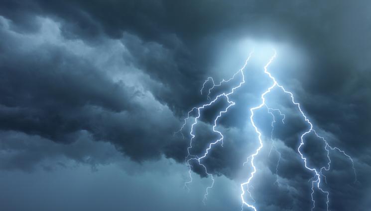 мълния - ВНИМАНИЕ: Удрят ни сухи мълнии!