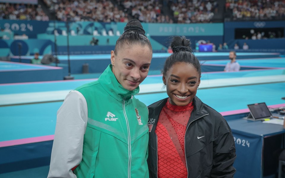 <script src=https://m4.netinfo.bg/gong/js/ask-boby.