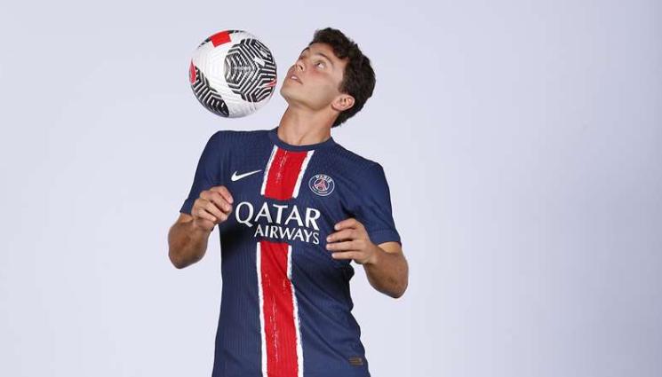 Жоао Невеш вече е футболист на ПСЖ - Пари като вестници! ПСЖ даде 70 милиона евро за талант от Бенфика, включи и още един играч в сделката