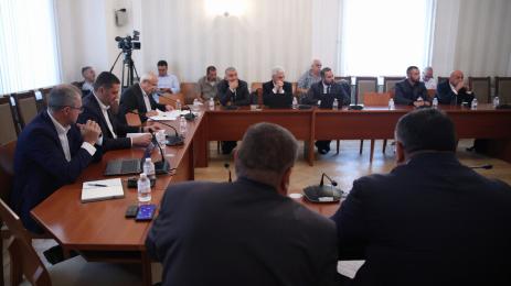 комисия по отбрана