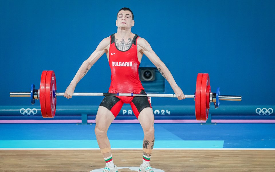 Българският състезател по вдигане на тежести Иван Димов не успя да