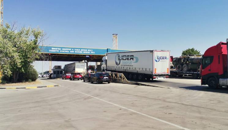 граница - БИГ БРАДЪР: Хеликоптер патрулира на границата ни с Румъния!