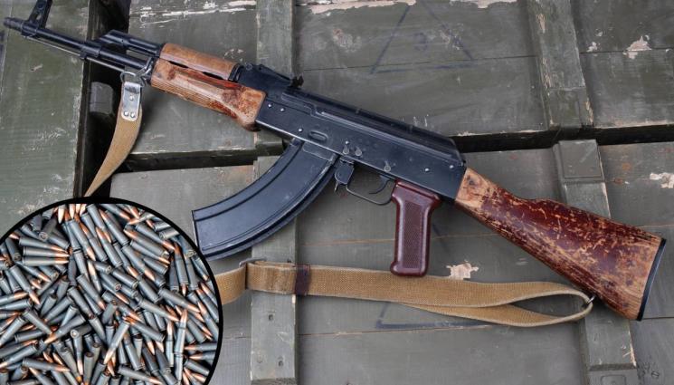 калашник - ГДБОП удари престъпна група, продавала калашници и бомби (СНИМКИ)